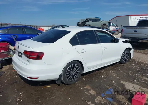 2016 Volkswagen Jetta 1.8T Sport z USA, uszkodzony, nr VIN 3VWD17AJXGM415278